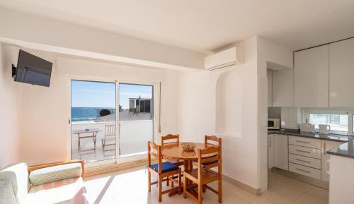 One-Bedroom Apartment with Sea View