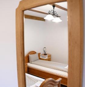 Standard Twin Room with Mountain View