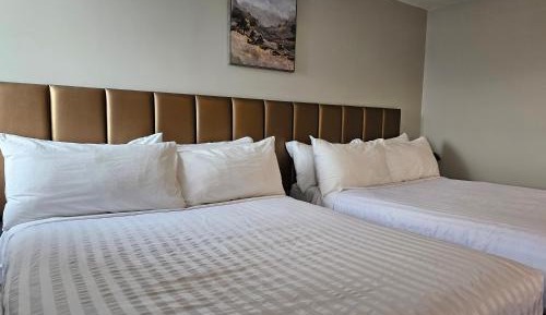 Deluxe Queen Room with Two Queen Beds