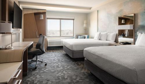 Guest room, 2 Queen, Mountain view