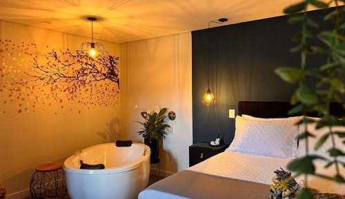 Studio with Spa Bath