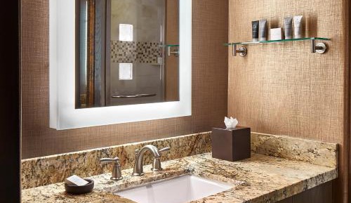 One-Bedroom King Suite