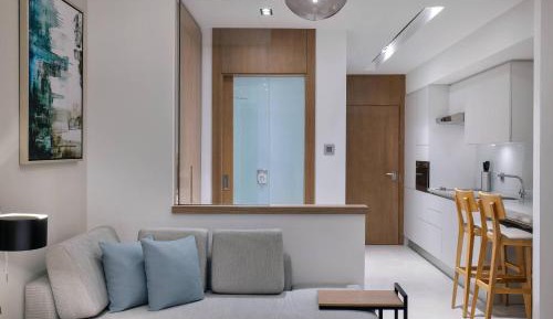 Studio Suite, 1 King, Balcony