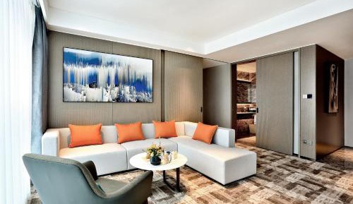 Deluxe Suite