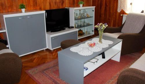 Three-Bedroom Holiday Home 
