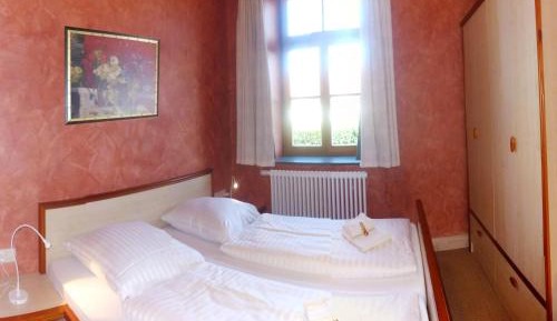 Three-Bedroom Apartment (5 Adults)