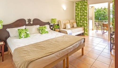 Studio with Terrace (3 People)