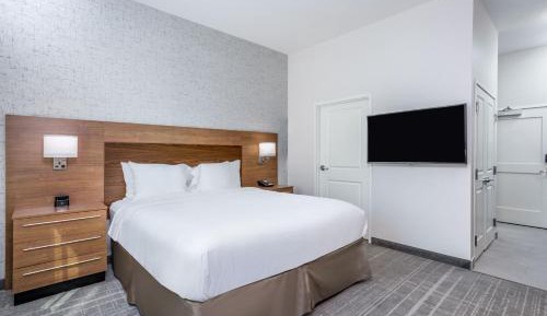 King Studio with Sofa Bed