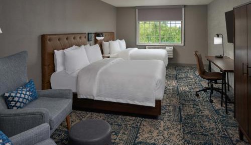 Guest room, 2 Queens 