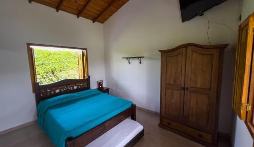 Deluxe Room (2 Adults + 1 Child)