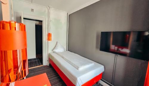 Single Room with Shared Bathroom