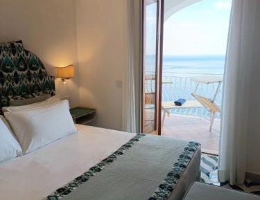 King Room with Spa Bath with Balcony and Sea View