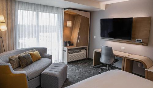 King Room with Sofa Bed - Hearing Accessible
