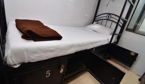Bed in 10-Bed Mixed Dormitory Room