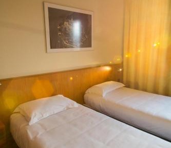 Triple Room (3 single Beds)