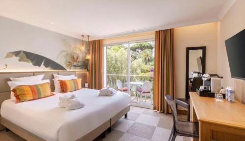 Superior Twin Room with Hill View