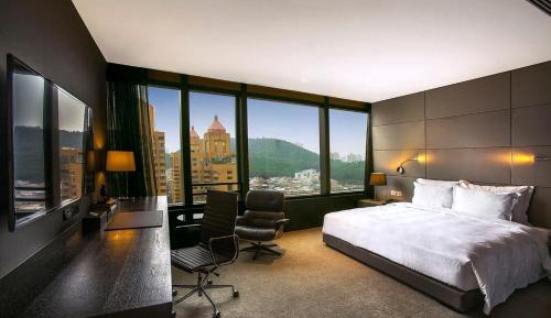 Superior King Room