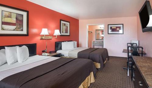 Queen Room with Two Queen Beds - Non-Smoking
