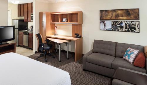 King Studio with Sofa Bed