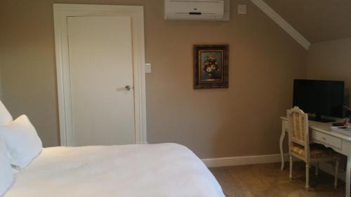 Deluxe Double Room 15