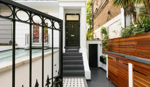 Studio with Balcony