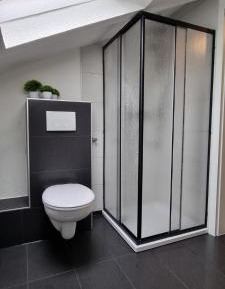 Apartment With Shared Bathroom