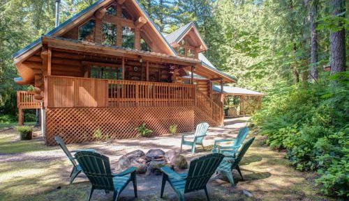 Four-Bedroom Holiday Home