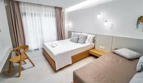 Junior Suite with Side Garden View