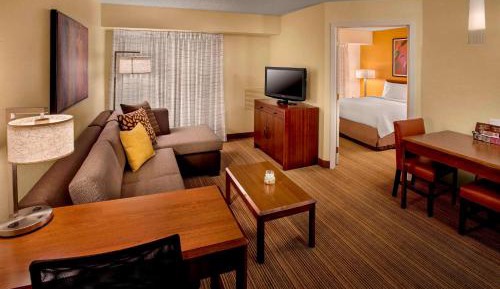 One Bedroom Suite Queen-Hearing Accessible