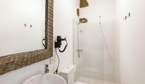 Twin Room with Private Bathroom