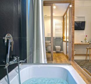 Junior Suite with Spa Bath