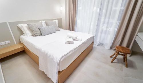 Suite with Side Sea View