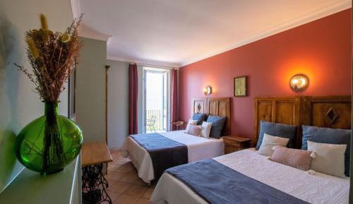 Double or Twin Room with Mountain View