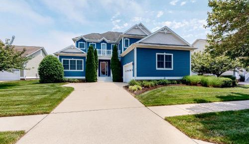 Six Bedroom Holiday Home