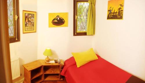 Single Economic Room with Private Bathroom