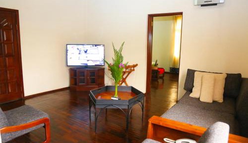Deluxe King Suite