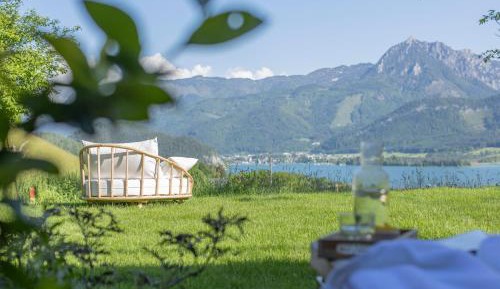 Apartment with Lake View