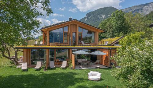 Apartment with Lake View