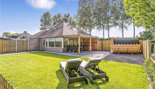 Three-Bedroom Holiday Home 