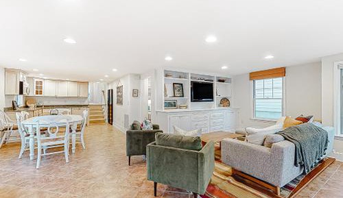 seven bedroom holiday home 