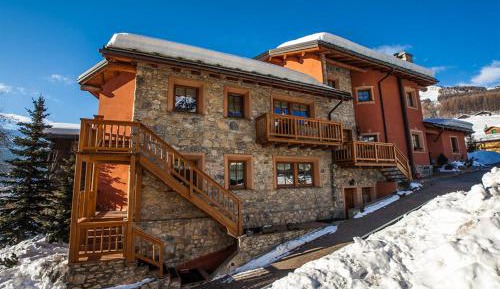 Superior One-Bedroom Apartment