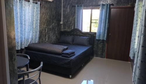 Queen Room with Garden View