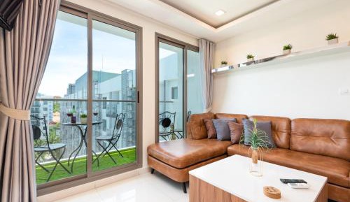 Apartment with Pool View 