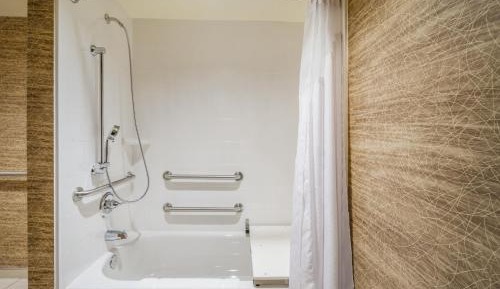 Standard King Room with Accessible Tub - Mobility Access