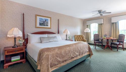 Deluxe King Room - Stair Access Only 