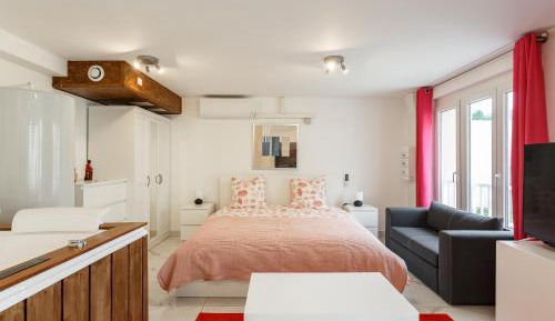Studio Apartment