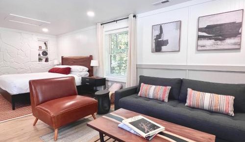 King Studio with Sofa Bed