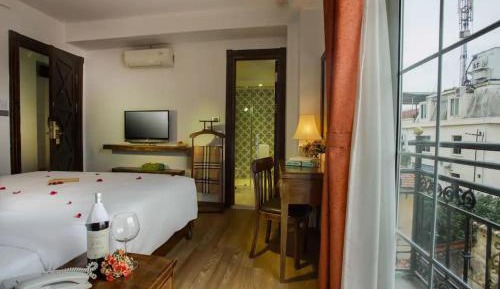 Premium Twin Room with Balcony