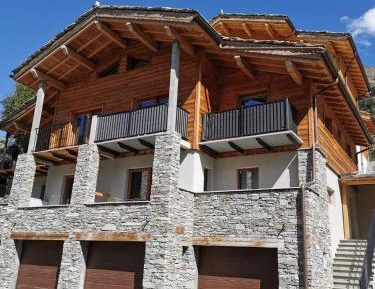 Studio with Mountain View