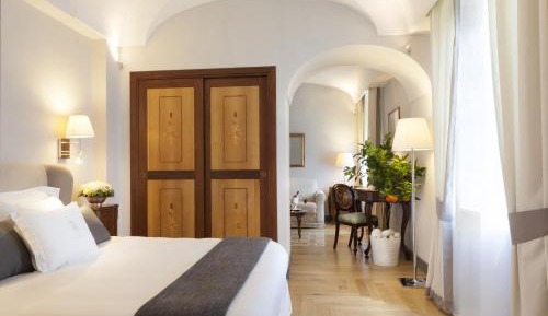 Junior Suite with Garden View